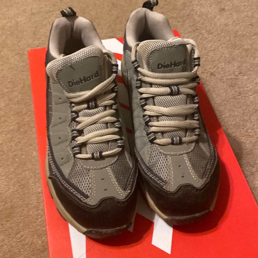 DieHard Womans sneakers